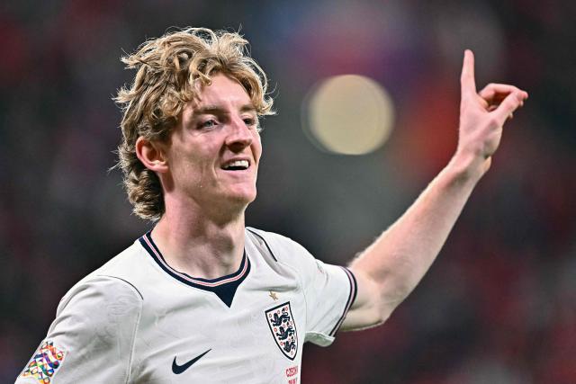 England's midfielder #11 Anthony Gordon celebrates scoring the opening goal during the UEFA Nations League Group A3 football match between the Czech Republic and England at Fortuna Arena in Prague on September 29, 2026. (Photo by Joe Klamar / AFP)