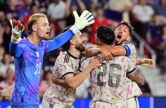 Chile's defender #26 Diego Ulloa (C/R) celebrates after scoring the tying goal with teammates Chile's defender #08 Felipe Loyola (R) and Chile's forward #22 Benjamin Brereton as US goalkeeper #25 Chris Brady (L) reacts during the international friendly football match between USA and Chile at Energizer Park in St. Louis, Missouri, on September 29, 2026. (Photo by TIM VIZER / AFP)