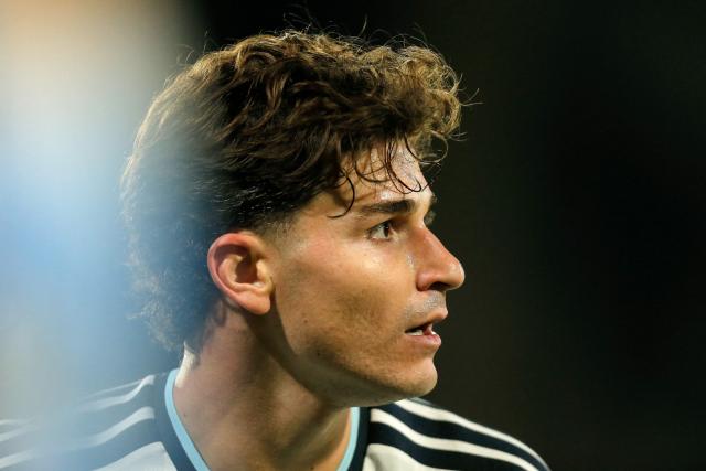 Argentina's forward #09 Julian Alvarez looks on during the international friendly football match between Argentina and Bolivia at Mario Alberto Kempes Stadium in Cordoba, Argentina, on September 30, 2026. (Photo by Diego Lima / AFP)