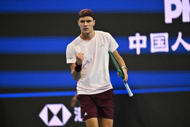 Czech Republic's Jakub Mensik reacts during his men's singles match against Kazakhstan's Alexander Bublik at the China Open tennis tournament in Beijing on October 1, 2026. (Photo by Pedro PARDO / AFP)
