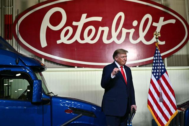 US President Donald Trump arrives to deliver remarks at the Peterbilt Motors facility in Denton, Texas, on October 1, 2026. (Photo by Kent NISHIMURA / AFP)
