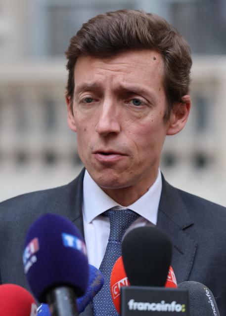 France's Education Minister Edouard Geffray speaks to the press following a meeting with high school student organisations at the French Education Ministry in Paris on October 2, 2026, amid student protests. New clashes erupted nationwide between French high school students and police in an escalating protest movement demanding better conditions in education. (Photo by Ludovic MARIN / AFP)