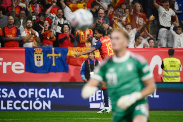 Spain's forward #19 Lamine Yamal celebrates scoring the opening goal during the UEFA Nations League Group A3 football match between Spain and the Czech Republic at the Carlos Tartiere Stadium in Oviedo on October 3, 2026 (Photo by Miguel RIOPA / AFP)