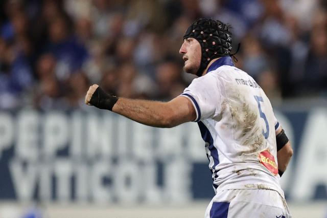 Castres' French lock Florent Vanverberghe gestures to celebrate a try during the French Top14 rugby union match between Castres Olympique and Stade Toulousain at Stade Pierre Fabre in Castres, southwestern France, on October 3, 2026. (Photo by Valentine CHAPUIS / AFP)