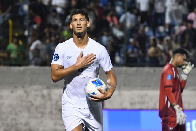 Dominican Republic's forward #08 Heinz Morschel celebrates after scoring the equalising goal from the penalty spot during the Concacaf Nations League Cup football match between Nicaragua and Dominican Republic at the National Stadium in Managua on October 4, 2026. (Photo by AFP)