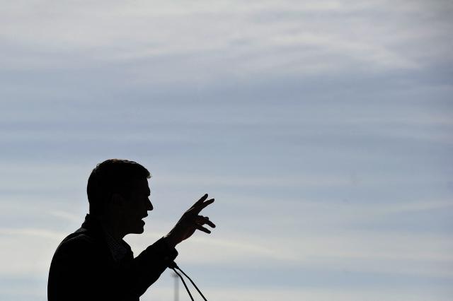 (FILES) Former Secretary General of the PSOE Pedro Sanchez speaks at the Centro Tecnologico in Dos Hermanas, Sevilla, on Jaunary 28, 2017 where he announced that will be candidate to lead the party in the upcoming PSOE primaries. Spanish Prime Minister Pedro Sanchez called early election for November 29 after housing set-back during a televised speech on October 5, 2026. (Photo by CRISTINA QUICLER / AFP)