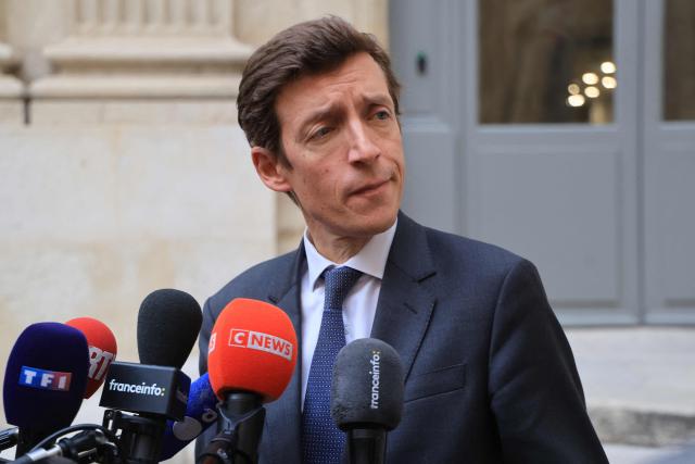 (FILES) France's Education Minister Edouard Geffray speaks to the press following a meeting with high school student organisations at the French Education Ministry in Paris on October 2, 2026, amid student protests. "Our absolute priority is to protect our students," Minister of National Education Édouard Geffray stated on October 6, 2026, assuring that he is addressing the demands of high school students preparing to demonstrate in the day. (Photo by Ludovic MARIN / AFP)