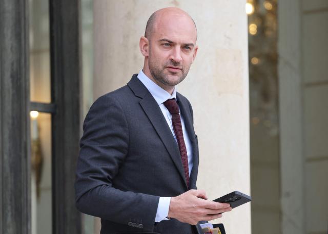 (FILES) France's Foreign Affairs Minister Jean-Noel Barrot leaves after the weekly cabinet meeting (Conseil des ministres) during which the 2027 state draft budget (PLF) and social security financing bill (PLFSS) for 2027 were presented, at the Elysee Palace in Paris, on October 1, 2026. If the allegations that MEP Rima Hassan knocked over Israeli and European flags during an exhibition dedicated to the attacks of 7 October 2023 were to be proven true, they “would call for exemplary sanctions from the European Parliament”, the French Foreign Minister said on October 6, 2026. “I hope that the commemorations can take place under the best possible conditions, whilst remembering that 51 of our compatriots lost their lives” in that tragedy, Jean-Noлl Barrot told the National Assembly. (Photo by Ludovic MARIN / AFP)