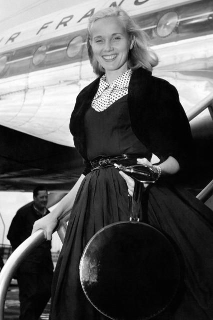(FILES) Undated portrait of US actress Eva Marie Saint getting off an Air France plane. Saint, the Oscar-winning actress who starred in classic Hollywood films including "On the Waterfront" and "North by Northwest," died of natural causes at home in Los Angeles on October 6, 2026, her publicist said. She was 102 years old. (Photo by AFP)