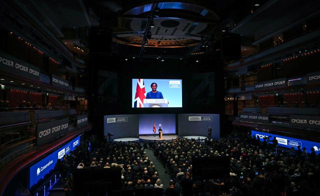 Britain's main opposition Conservative Party leader Kemi Badenoch addresses delegates on the final day of the annual Conservative Party conference in Birmingham, central England, on October 7, 2026.  (Photo by Paul ELLIS / AFP)