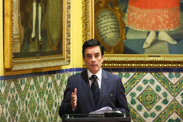 Peruvian Foreign Minister Carlos Espa speaks during a ceremony marking the handover of 342 cultural artefacts repatriated from six countries to the Ministry of Culture, at the Foreign Ministry headquarters in Lima on October 7, 2026. (Photo by Connie FRANCE / AFP)