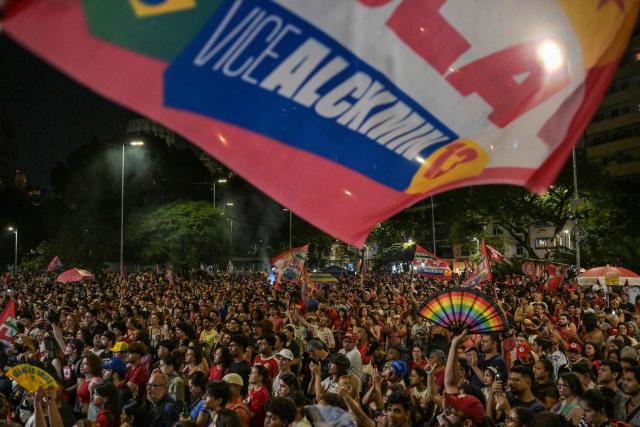 Students and supporters of Brazil's President and presidential candidate Luiz Inacio Lula da Silva take part in a demonstration against the far right in Sao Paulo, Brazil, on October 8, 2026. (Photo by NELSON ALMEIDA / AFP)