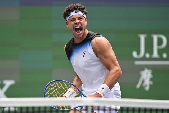 USA's Ben Shelton reacts after a point against Germany's Daniel Altmaier during their men's singles match at the Shanghai Masters tennis tournament in Shanghai on October 9, 2026. (Photo by Hector RETAMAL / AFP)