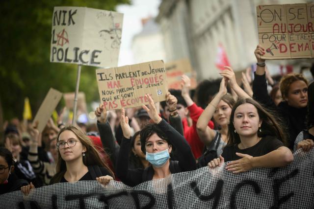 Thousands of students protest in Nantes, on October 9, 2026, as part of a nationwide protest movement over learning conditions. Since late September, pupils have barred the entrances to hundreds of schools, complaining of teacher absences, overloaded timetables, dilapidated classrooms and buildings ill-adapted to rising temperatures, among other grievances. (Photo by Loic VENANCE / AFP)