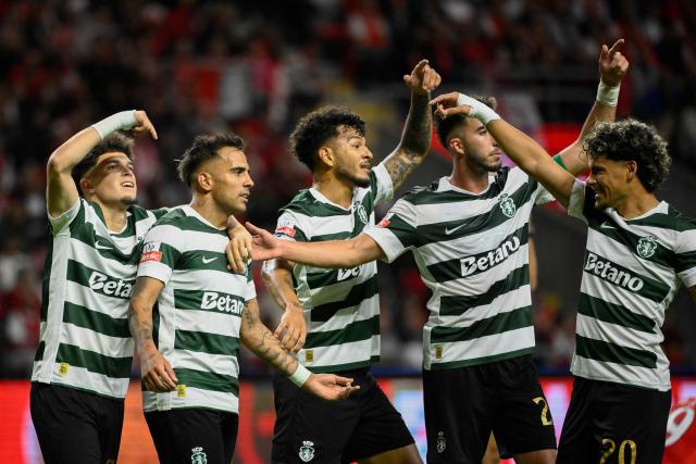 Sporting Lisbon's forward #17 Rodrigo Zalazar (2nd L) celebrates scoring his team's third goal during the Portuguese League football match between SC Braga and Sporting CP at Municipal stadium of Braga on October 9, 2026. (Photo by Miguel RIOPA / AFP)