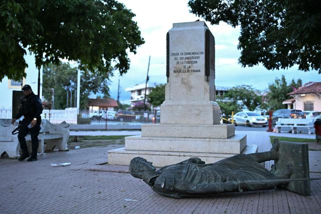 This view shows the collapse of Simon Bolivar's statue after a 7.6-magnitude earthquake struck the country, in Penonome, Panama, on October 9, 2026. According to the US Geological Survey (USGS), a magnitude 7.6 earthquake shook Panama sparking panic in the capital, though no casualties or damage have been reported so far. (Photo by MARTIN BERNETTI / AFP)