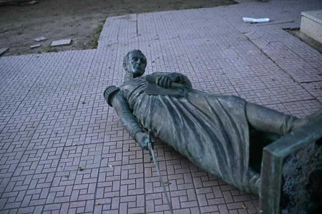 This view shows the collapse of Simon Bolivar's statue after a 7.6-magnitude earthquake struck the country, in Penonome, Panama, on October 9, 2026. According to the US Geological Survey (USGS), a magnitude 7.6 earthquake shook Panama sparking panic in the capital, though no casualties or damage have been reported so far. (Photo by MARTIN BERNETTI / AFP)