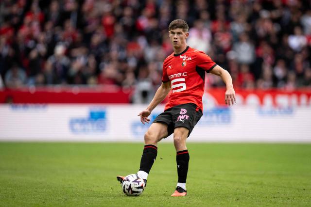 Rennes' English defender #04 Charlie Cresswell passes the ball during the French L1 football match between Stade Rennais FC and AJ Auxerre at the Roazhon Park Stadium in Rennes, western France on October 11, 2026. (Photo by Guillaume SALIGOT / AFP)