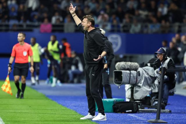 Troyes' French headcoach Stéphane Dumont gestures during the French L1 football match between ES Troyes AC and Olympique de Marseille (OM) at the Stade de l'Aube in Troyes, central France, on October 11, 2026. (Photo by Sameer Al-DOUMY / AFP)