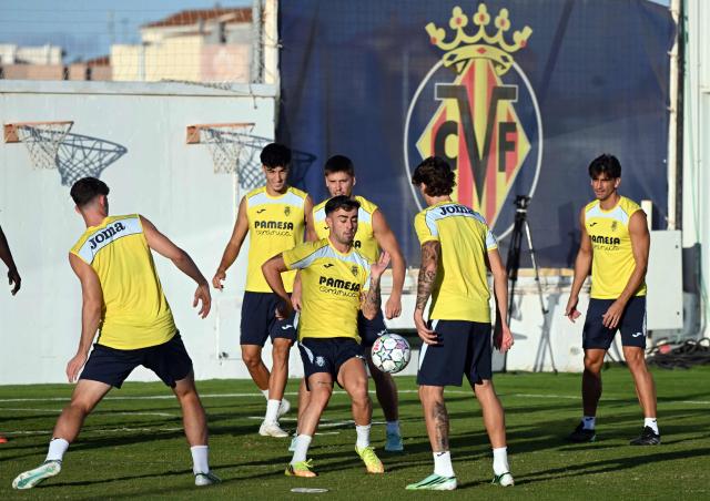 Villarreal players attend a training session ahead of their UEFA Champions League, league phase, matchday 2 football match against SSC Napoli at the Ciudad Deportiva Jose Manuel Llaneza in Vila-real on October 12, 2026. (Photo by JOSE JORDAN / AFP)