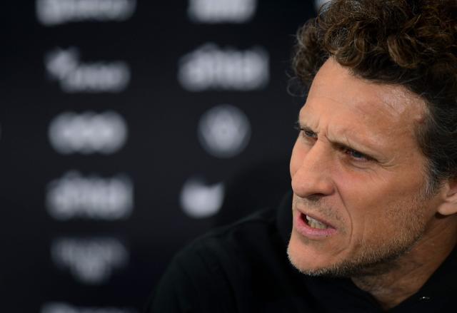 Uruguay's head coach Diego Forlan speaks during a press conference at the Complejo Celeste training centre, in Barros Blancos, Canelones, Uruguay, on October 13, 2026. (Photo by Dante FERNANDEZ / AFP)