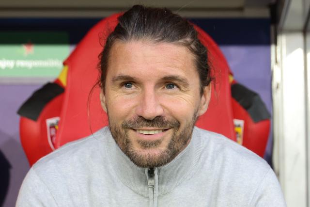 Lens' head coach Yannick Cahuzac looks on during the UEFA Champions League, league phase matchday 2, football match between RC Lens and Sporting CP at the Stade Bollaert-Delelis in Lens, northern France, on October 13, 2026. (Photo by Francois LO PRESTI / AFP)