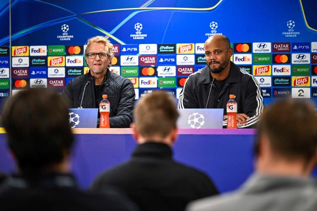 Bayern Munich's coach Vincent Kompany (R) gives a press conference after the UEFA Champions League football match between Viking FK and FC Bayern Munich in Stavanger, Norway on October 13, 2026. (Photo by Carina Johansen / NTB / AFP) / Norway OUT