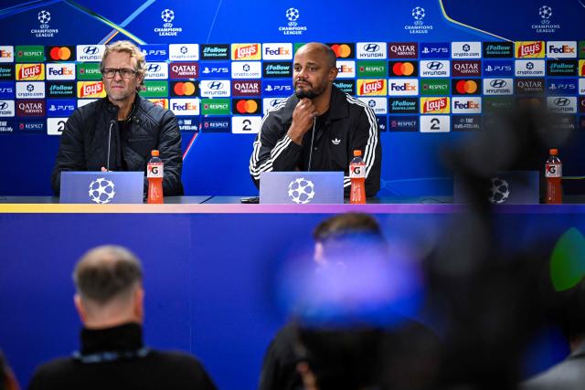 Bayern Munich's coach Vincent Kompany (R) gives a press conference after the UEFA Champions League football match between Viking FK and FC Bayern Munich in Stavanger, Norway on October 13, 2026. (Photo by Carina Johansen / NTB / AFP) / Norway OUT