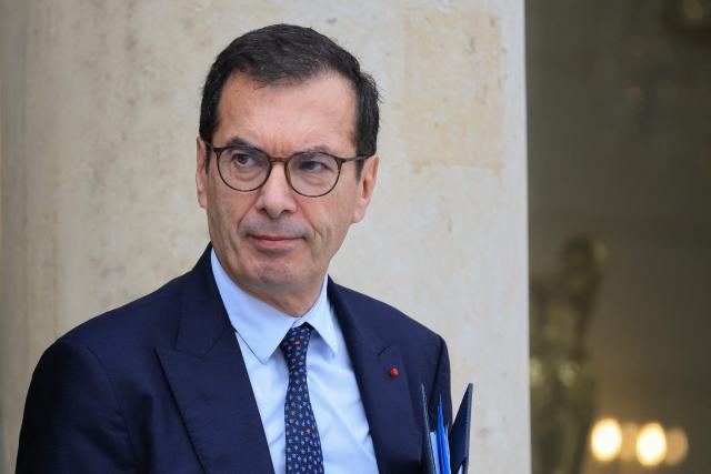 France's Labour Minister Jean-Pierre Farandou leaves the presidential Elysee Palace following the weekly Cabinet meeting in Paris on October 14, 2026. (Photo by Ludovic MARIN / AFP)