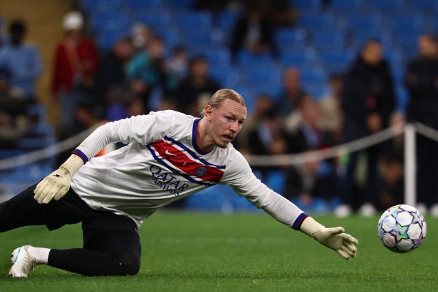 Paris Saint-Germain's Russian goalkeeper #39 Matvey Safonov warms up ahead of the UEFA Champions League, league phase football match between Manchester City and Paris Saint Germain at the Etihad Stadium in Manchester, north west England, on October 14, 2026. (Photo by FRANCK FIFE / AFP)