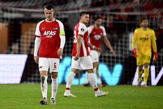 AZ Alkmaar's midfielder #06 Peer Koopmeiners reacts after Beer Sheva's equalizing goal during the UEFA Europa League, league phase matchday 2, football match between AZ Alkmaar and Hapoel Beer Sheva at the AFAS Stadion in Alkmaar, on October 15, 2026. (Photo by Olaf Kraak / ANP / AFP) / Netherlands OUT