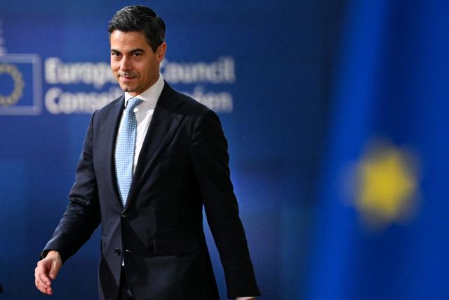 Netherlands' Prime Minister Rob Jetten arrives to attend an EU summit in Brussels on October 16, 2026. EU leaders head on October 15, 2026 for their biggest clash yet over the bloc's next long-term budget, as they race to lock in a deal before next year's French presidential election as Ukraine's President holds a string of bilateral talks with European leaders before joining an EU summit tomorrow. (Photo by NICOLAS TUCAT / AFP)