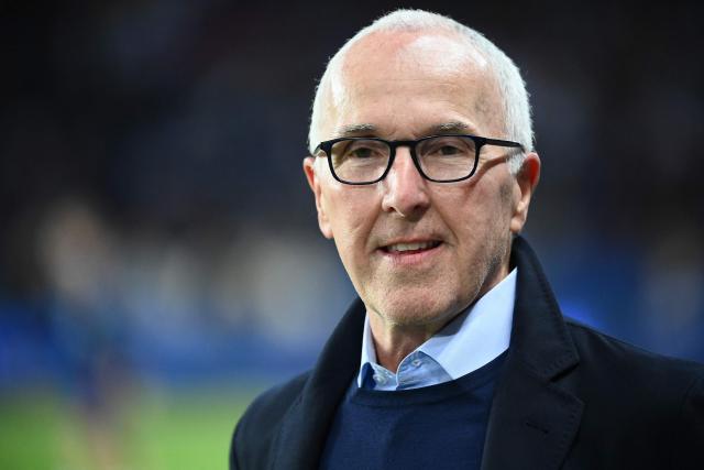 (FILES) Olympique de Marseille's majority shareholder Frank McCourt looks on ahead of the French L1 football match between Paris Saint-Germain (PSG) and Olympique de Marseille (OM) at the Parc des Princes Stadium in Paris, on October 16, 2022. A strange anniversary in Marseille: ten years to the day, on October 17, 2016, Frank McCourt became the owner of Olympique de Marseille, a club for which he had great ambitions but which he failed to lead to victory, and whose current situation has left the supporters feeling bitter. (Photo by FRANCK FIFE / AFP)