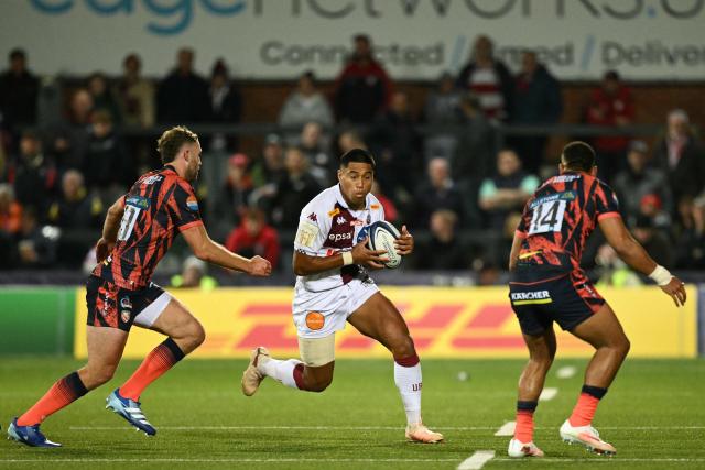 Bordeaux-Begles' New Zealand full-back Salesi Rayasi (C) makes a break during the European Champions Cup pool 3 rugby union match between Gloucester and Bordeaux-Begles at the Kingsholm Stadium in Gloucester, western England on October 16, 2026. (Photo by Oli SCARFF / AFP)