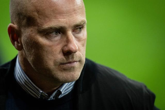 Toulouse's Danish headcoach Jens Berthel Askou looka on ahead of the French L1 football match between Le Mans FC and Toulouse FC at the Stade Marie-Marvingt in Le Mans, northwestern France, on October 16, 2026. (Photo by Guillaume SALIGOT / AFP)