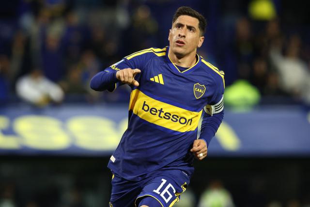 Boca Juniors' Uruguayan forward #16 Miguel Merentiel celebrates after scoring the equalising goal during the Argentine Professional League 2026 Clausura tournament football match between Boca Juniors and Talleres de Cordoba at La Bombonera stadium in Buenos Aires on October 16, 2026. (Photo by Alejandro PAGNI / AFP)