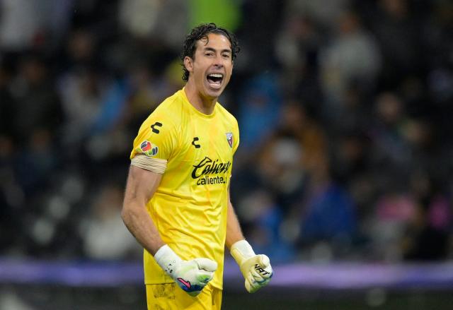 Atlante's goalkeeper #01 Oscar Francisco Jimenez celebrates his team's equalising goal during the Liga MX Apertura tournament football match between Atlante and Pumas at the Ciudad de los Deportes stadium in Mexico City on October 16, 2026. (Photo by Alfredo ESTRELLA / AFP)