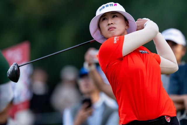 South Korea's Amy Yang plays a shot during the Buick LPGA Shanghai golf tournament in Shanghai on October 17, 2026. (Photo by CN-STR / AFP) / China OUT