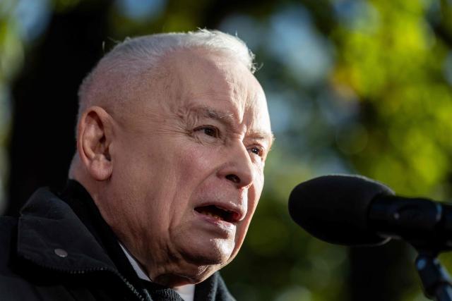 Jaroslaw Kaczynski, Poland's former Prime Minister and leader of the Law and Justice (Prawo i Sprawiedliwosc, PiS) right-wing opposition party, speaks during an anti-government demonstration in front of the Constitutional Court in Warsaw on October 17, 2026. Right wing demonstrators hold a camp protest outside the building of the Constitutional Court in Poland in protest against the nomination of new judges and in defence of those appointed by the previous government of the Law and Justice Party (PiS). (Photo by Wojtek RADWANSKI / AFP)