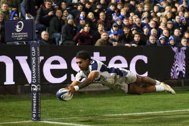 Montpellier's French wing Donovan Taofifenua scores a try during the European Rugby Champions Cup pool 4 match between Bath and Montpellier at The Rec in Bath, south-west England on October 17, 2026. (Photo by Adrian DENNIS / AFP)
