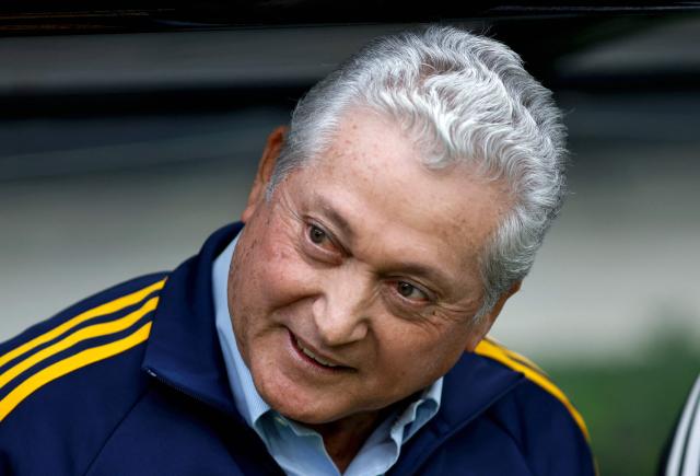 Tigres' head coach Victor Vucetich gestures during the Liga MX Apertura tournament football match between Guadalajara and Tigres at Akron stadium in Zapopan, Jalisco state, Mexico on October 17, 2026. (Photo by ULISES RUIZ / AFP)