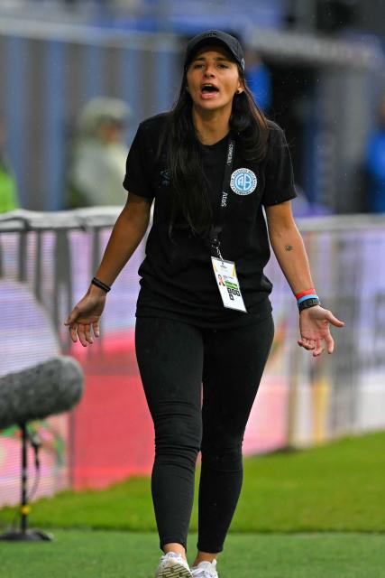 Belgrano's head coach Mariana Sanchez gestures during the 2026 Women's Copa Libertadores Group B football match between Argentina's Belgrano and Brazil's Palmeiras at the Banco Guayaquil Stadium in Quito on October 18, 2026. (Photo by Rodrigo BUENDIA / AFP)