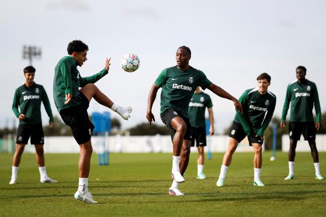 Sporting's Senegalese defender #55 Ibrahima Ba (C) attends a training session at the Cristiano Ronaldo Academy on the eve of the UEFA Champions League first round day 3 football match between Sporting CP and Lask Linz, in Alcochete on the outskirts of Lisbon on October 20, 2026. (Photo by FILIPE AMORIM / AFP)