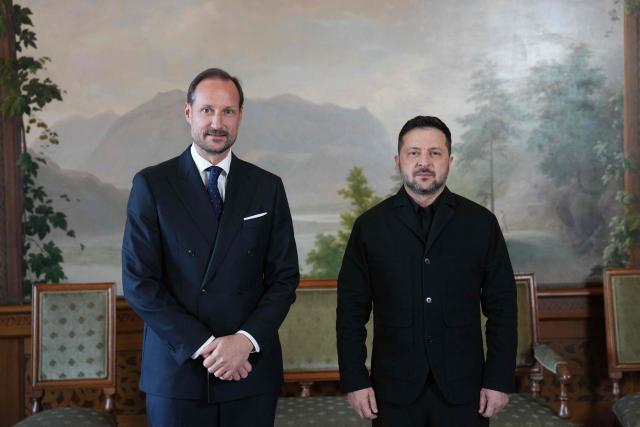 Ukraine's President Volodymyr Zelensky meets King Haakon VIII of Norway  on October 20, 2026 at the Royal Palace in Oslo. Ukraine's President Volodymyr Zelensky arrived in Oslo on October 20, 2026 for talks. (Photo by Ole Berg-Rusten / NTB / AFP) / Norway OUT