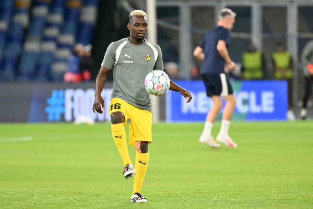 Bodo/Glimt's Norwegian midfielder #16 Joshua Kitolano warms up before the UEFA Champions League - league first round day 3 football match between Napoli and Bodo Glimt at the Diego Armando Maradona stadium in Naples on October 20, 2026. (Photo by Alberto PIZZOLI / AFP)