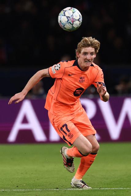 Barcelona's English forward #17 Anthony Gordon eyes the ball during the UEFA Champions League first round day 3 football match between Paris Saint Germain (PSG) and FC Barcelona at the Parc de Princes stadium in Paris on October 20, 2026. (Photo by FRANCK FIFE / AFP)