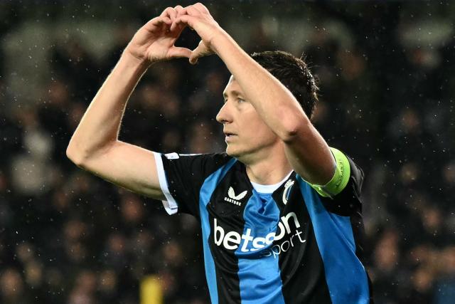 Club Brugge's Belgian midfielder #20 Hans Vanaken celebrates after scoring Brugge's first goal during the UEFA Champions League, league phase matchday 3, football match between Club Brugge KV and RC Lens at the Jan Breydel Stadium in Bruges on October 21, 2026. (Photo by NICOLAS TUCAT / AFP)