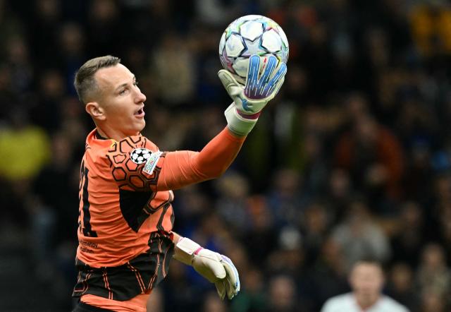 Shakhtar Donetsk's Ukrainian goalkeeper #31 Dmytro Riznyk makes a save during the UEFA Champions League first round day 3 football match between Inter Milan and Shakhtar Donetsk at San Siro stadium in Milan, on October 13, 2026 (Photo by Stefano Rellandini / AFP)