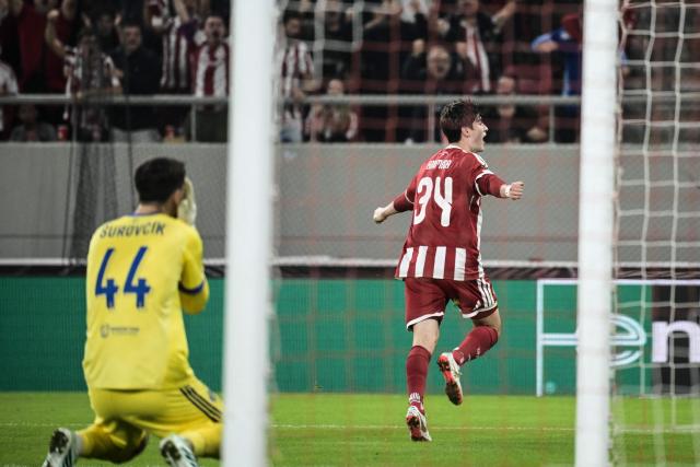 Olympiacos' Mexican forward #34 Armando Gonzalez (R) celebrates scoring his team's first goal during the UEFA Europa League, league phase, matchday 3, football match between Olympiacos and Sparta Praha at Karaiskaki stadium in Athens on October 22, 2026. (Photo by Angelos TZORTZINIS / AFP)