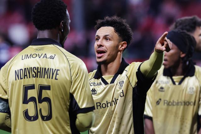 Nice's Moroccan forward #10 Sofiane Diop celebrates after winning the French L1 football match between Stade Brestois 29 and OGC Nice at the Francis-Le Ble Stadium in Brest, western France on October 23, 2026. (Photo by Fred TANNEAU / AFP)